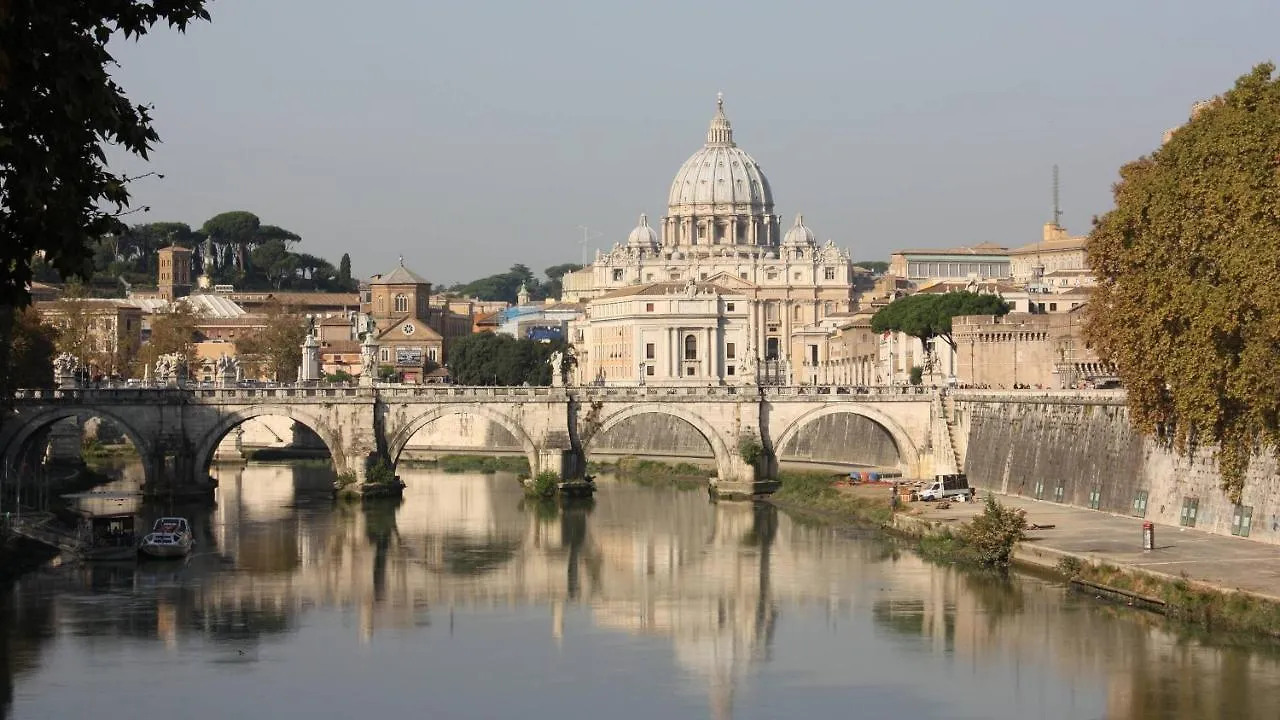 Modern Apartment Metro A Roma Italia